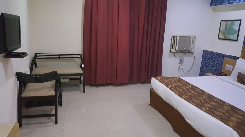 Hotel Abhay Palace Ghaziabad Εξωτερικό φωτογραφία