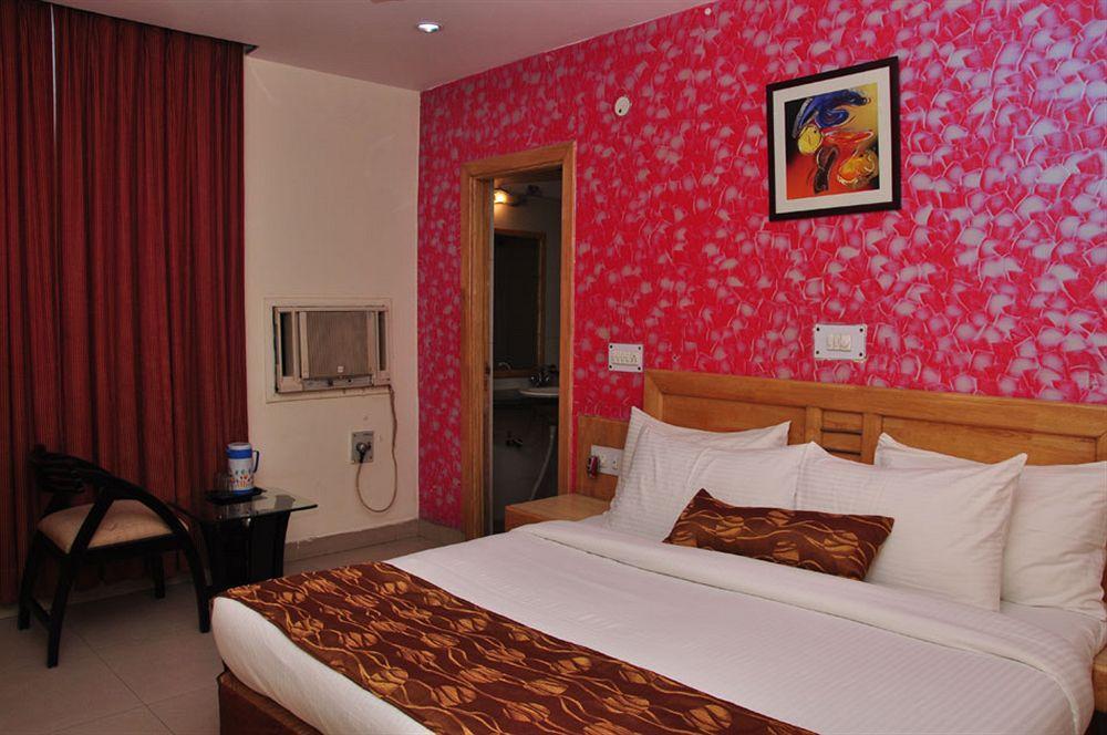 Hotel Abhay Palace Ghaziabad Εξωτερικό φωτογραφία