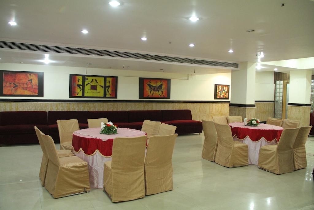 Hotel Abhay Palace Ghaziabad Εξωτερικό φωτογραφία